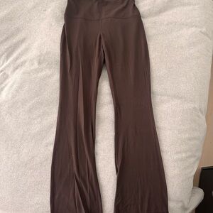 Lululemon ribbed yoga pants size 8 short